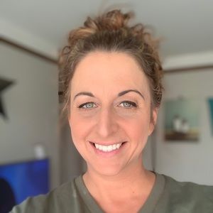 Meet your Posher, Deanna